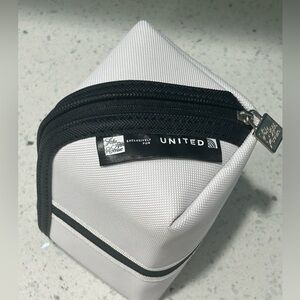 United Airlines Saks Fifth Avenue Toiletry/Makeup Bag